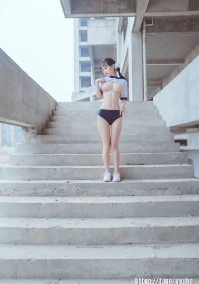 嗯嗯修理工强人妻_720免费播放