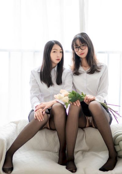 被绑在床强摁做开腿呻吟动漫_720免费播放